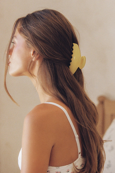 BCB×Amelie Teje: 'Odette' Claw Clip: Butter