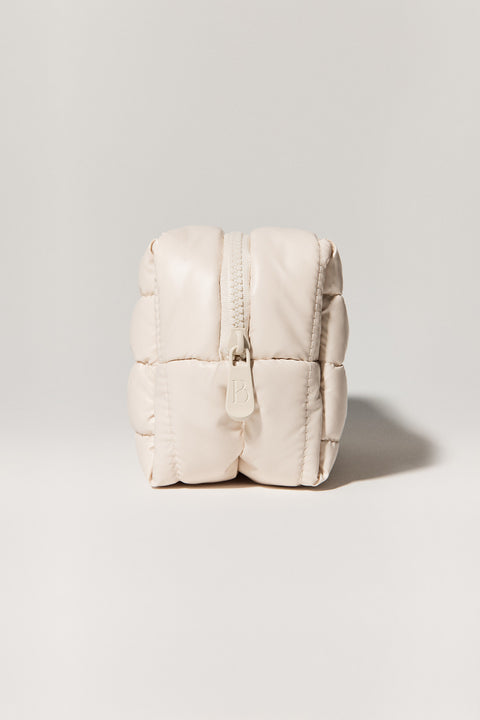 Isabelle Mathers: Cosmetics Bag